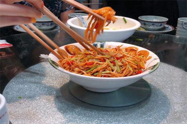 不差錢家常菜館