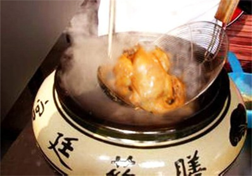 宮廷藥膳瓦罐雞