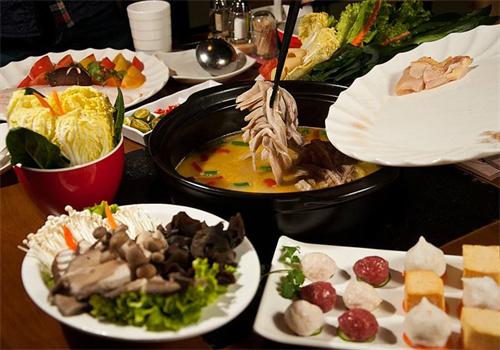 嗨撈豬肚雞砂鍋