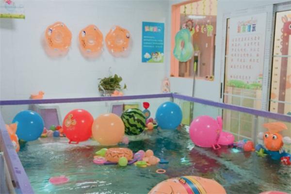 貝吉嬰幼兒游泳