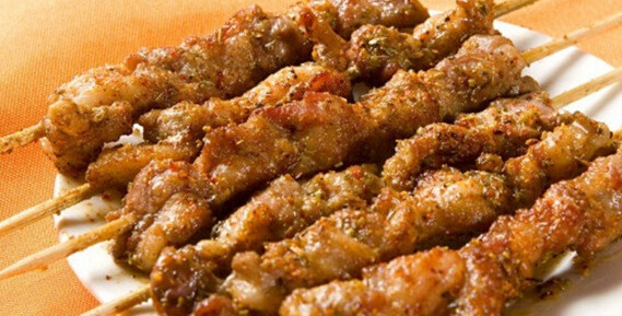 柿子樹炭烤羊腿