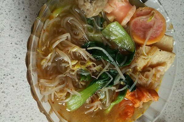 煮道骨湯麻辣燙