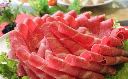 夏華肥?；疱? /><p>在口味上不僅保持重慶火鍋麻、辣、鮮、香的特色，又加入山珍鍋、筒子鍋、番茄鍋來(lái)適應(yīng)各界人士口味。就夏華肥?；疱仯叱隽艘粭l自身特色的道路，引爆了一場(chǎng)全國(guó)食客對(duì)正宗重慶老火鍋的尋味情迷。</p><p>相信大家現(xiàn)分別是對(duì)夏華肥牛火鍋加盟費(fèi)應(yīng)該是一清二楚的了吧！當(dāng)然，以上的費(fèi)用也是初步估計(jì)的，并不是的，具體的費(fèi)用還需要根據(jù)實(shí)際情況來(lái)定，還得考慮到自身的經(jīng)濟(jì)情況，只有選擇適合自己的加盟方式才是的。如果你還想了解更多類似于夏華肥?；疱伒钠渌放频馁M(fèi)用信息，點(diǎn)擊火鍋加盟費(fèi)就可以了解了！</p><img src=