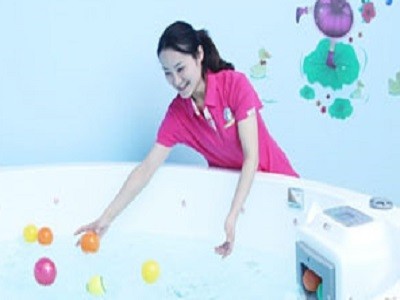 嬰樂(lè)士親子游泳