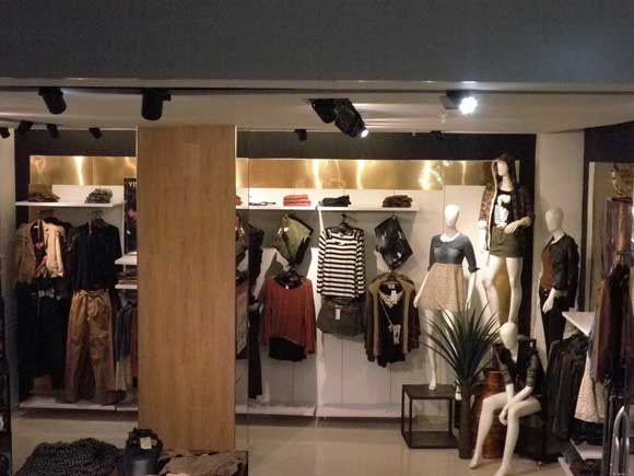 雅詩(shī)奴女裝