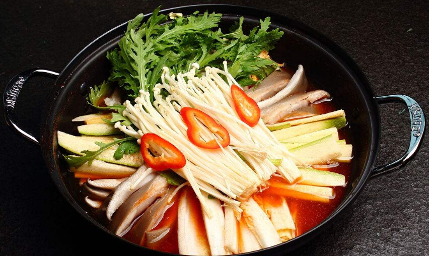 美味石鍋魚(yú)火鍋